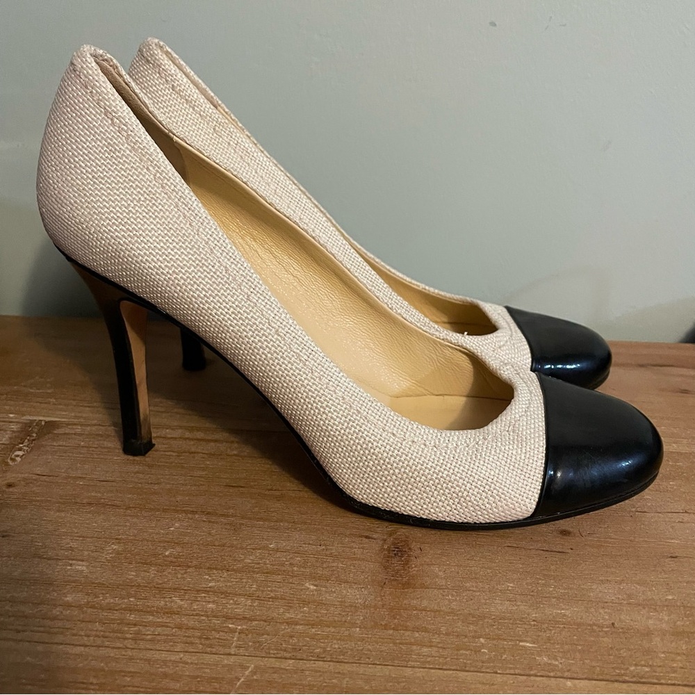 Kate Spade Cream and Black Textured Cap-Toe Heels - Size 8